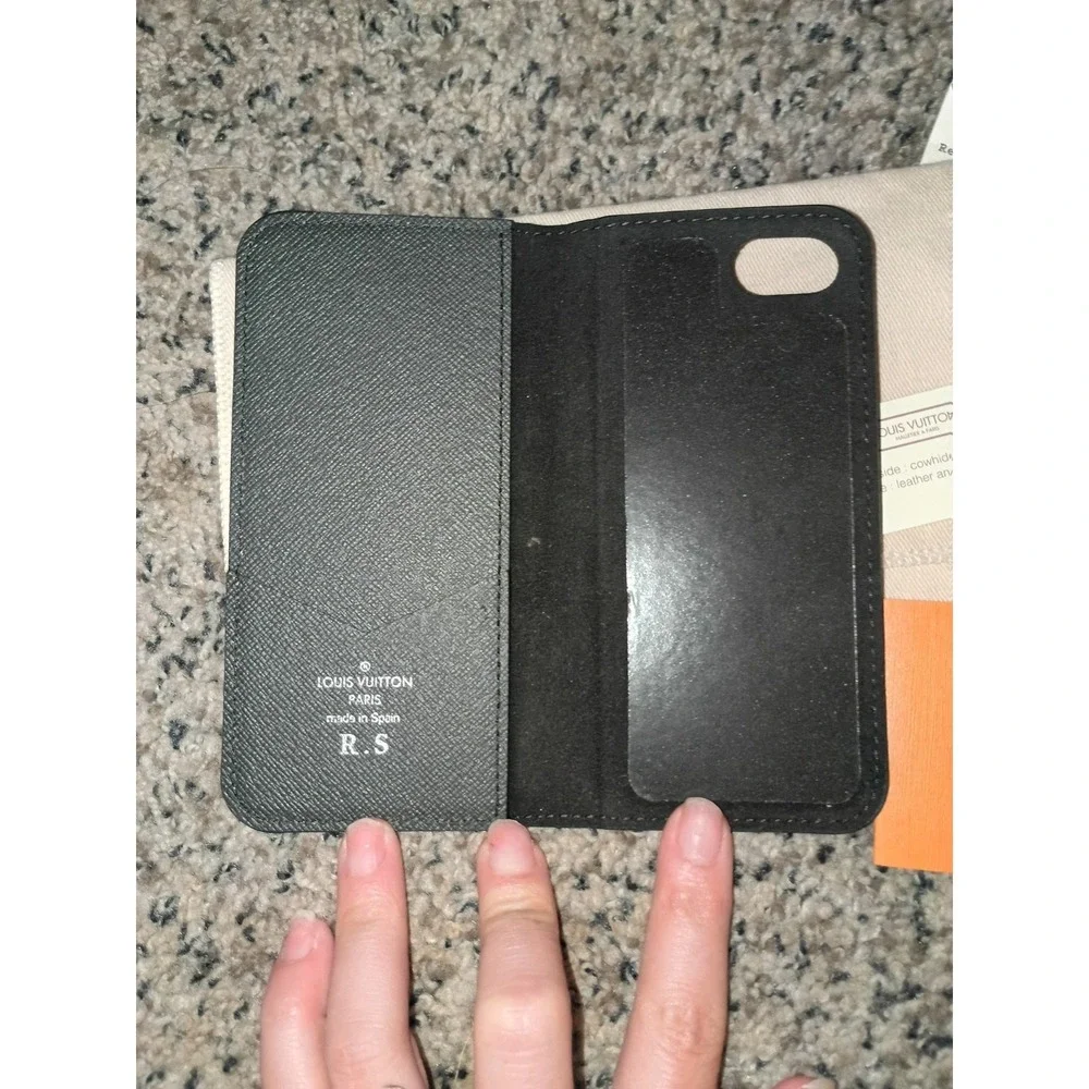 Authentic Louis Vuitton Iphone 7 Follo Taiga‎ Ardoi M63407 Personalized R.S 2017